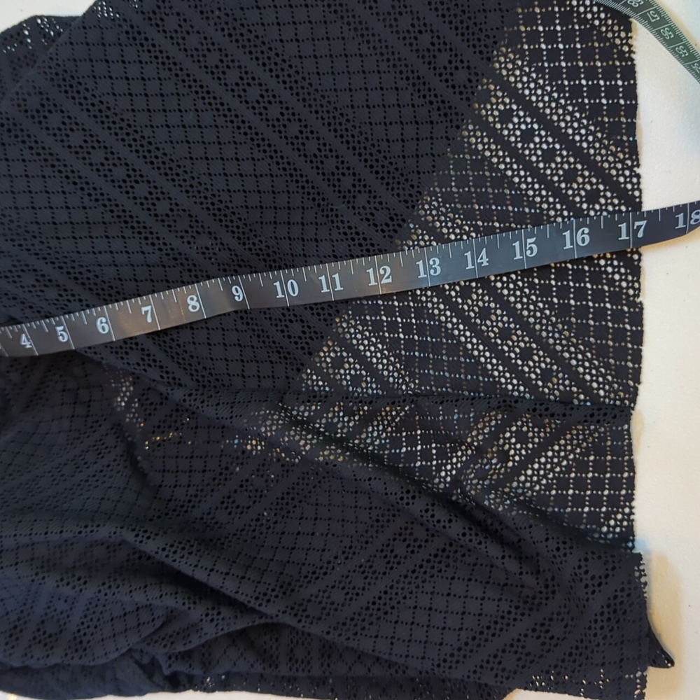 Ellen Tracy, Easy Breezy Black Tankini Top. 40D - Picture 10 of 11